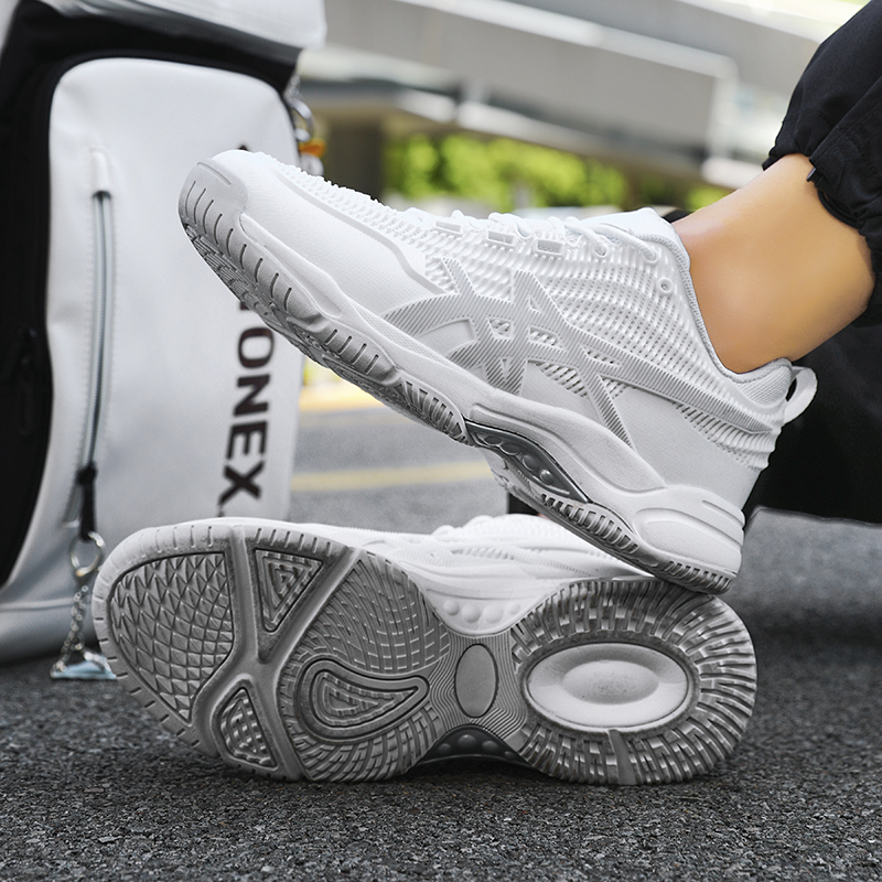 New badminton shoes beef tendo - đánh giá và giá Badminton Player