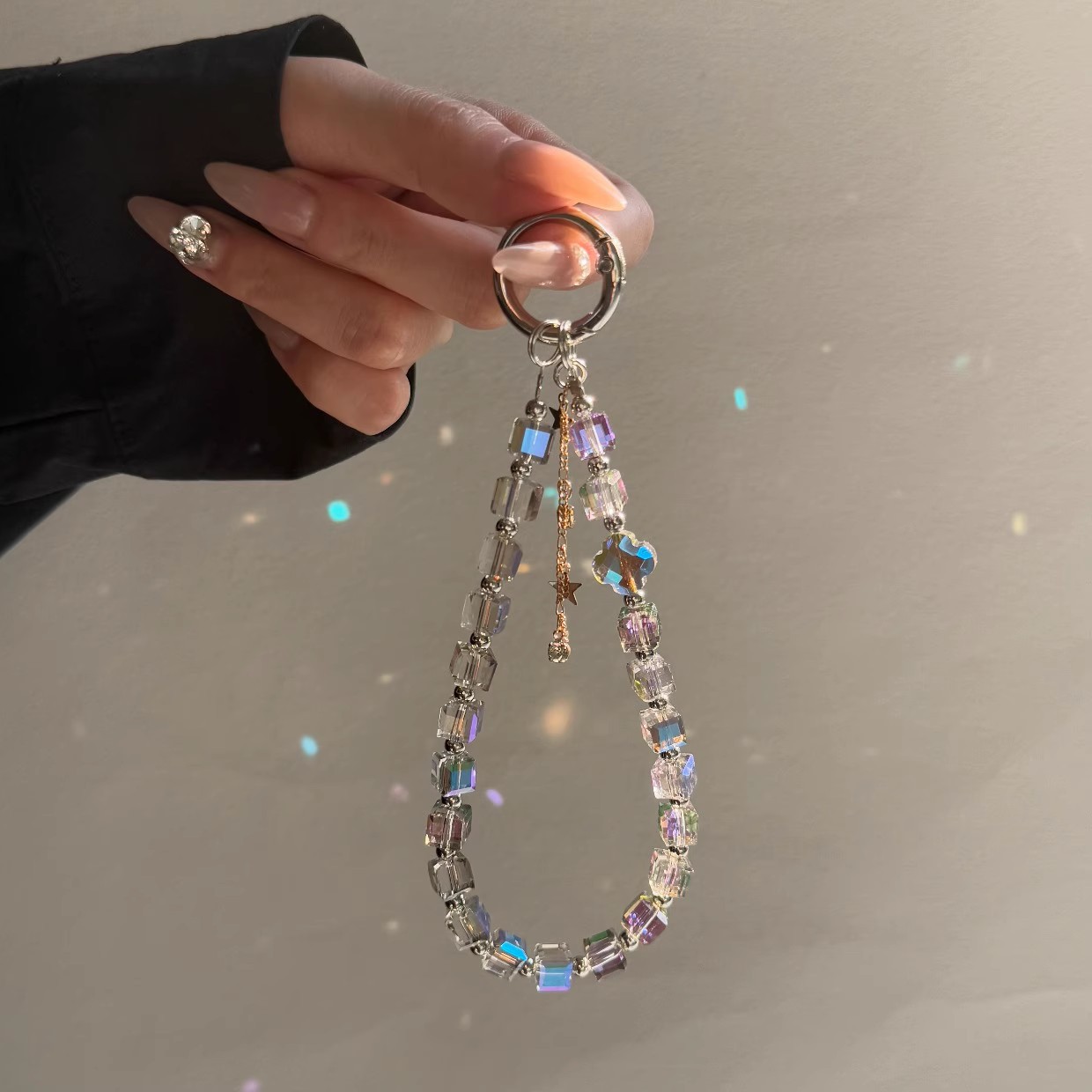 Luxury Crystal Bead Phone Lany - đánh giá và giá String Tension Clip