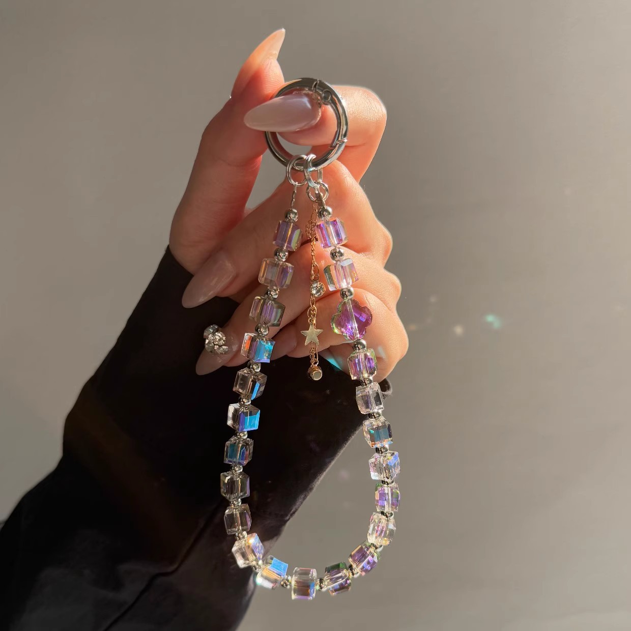 Luxury Crystal Bead Phone Lany - đánh giá và giá String Tension Clip